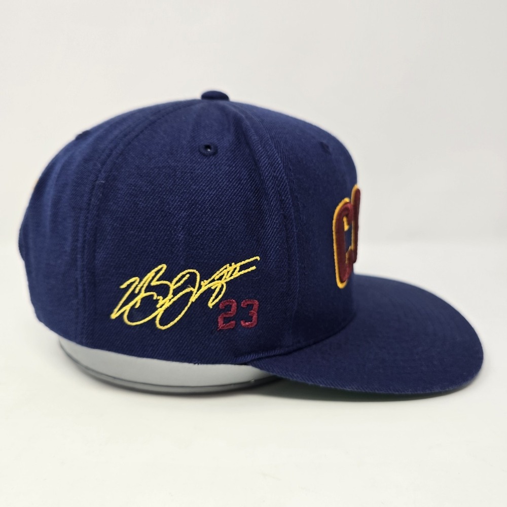Mitchell & Ness Cleveland Cavaliers Navy Blue LeBron James 23 Snapback Hat NBA - Picture 4 of 12